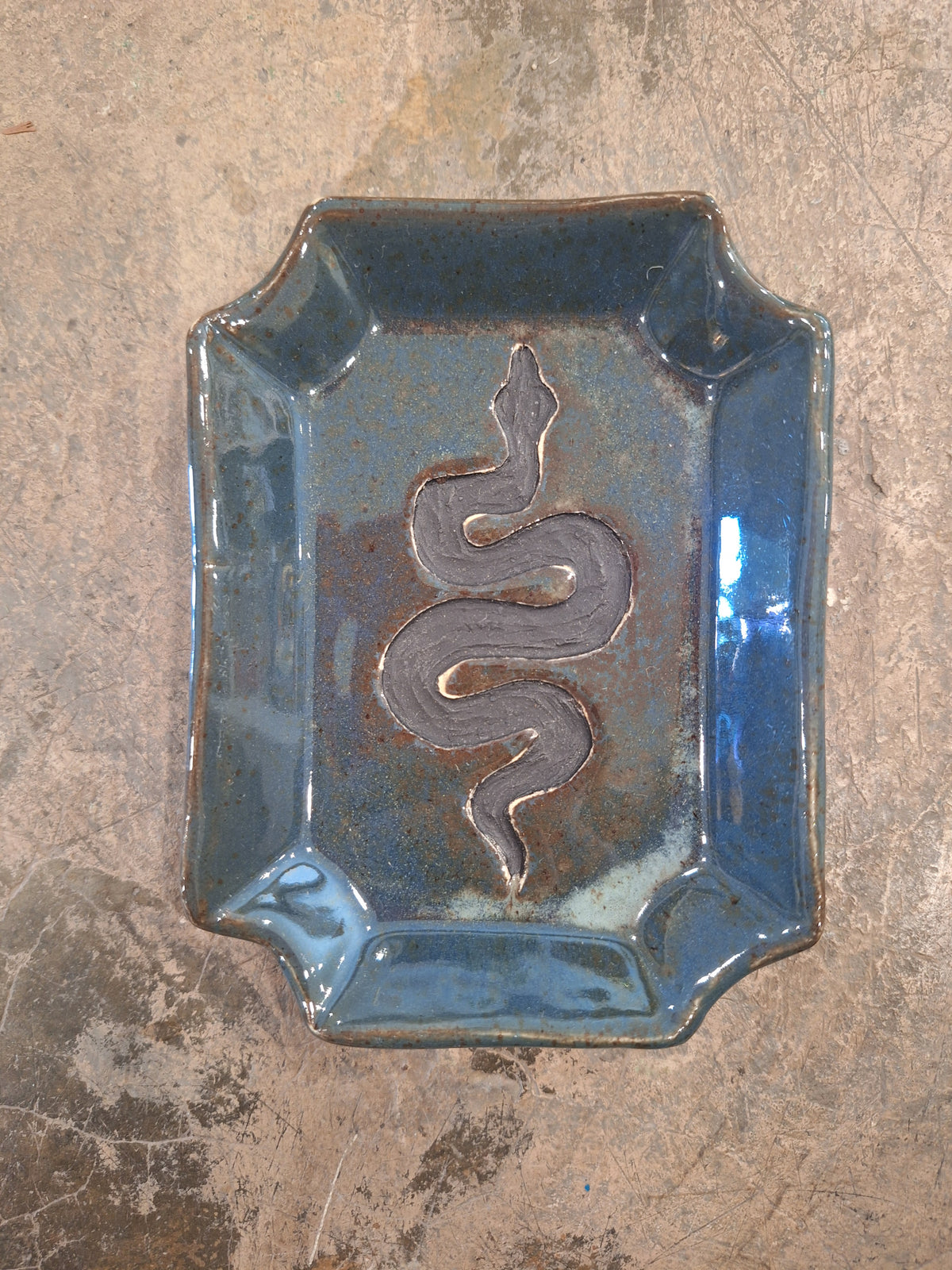 Snake Plate Scalloped Rectangle