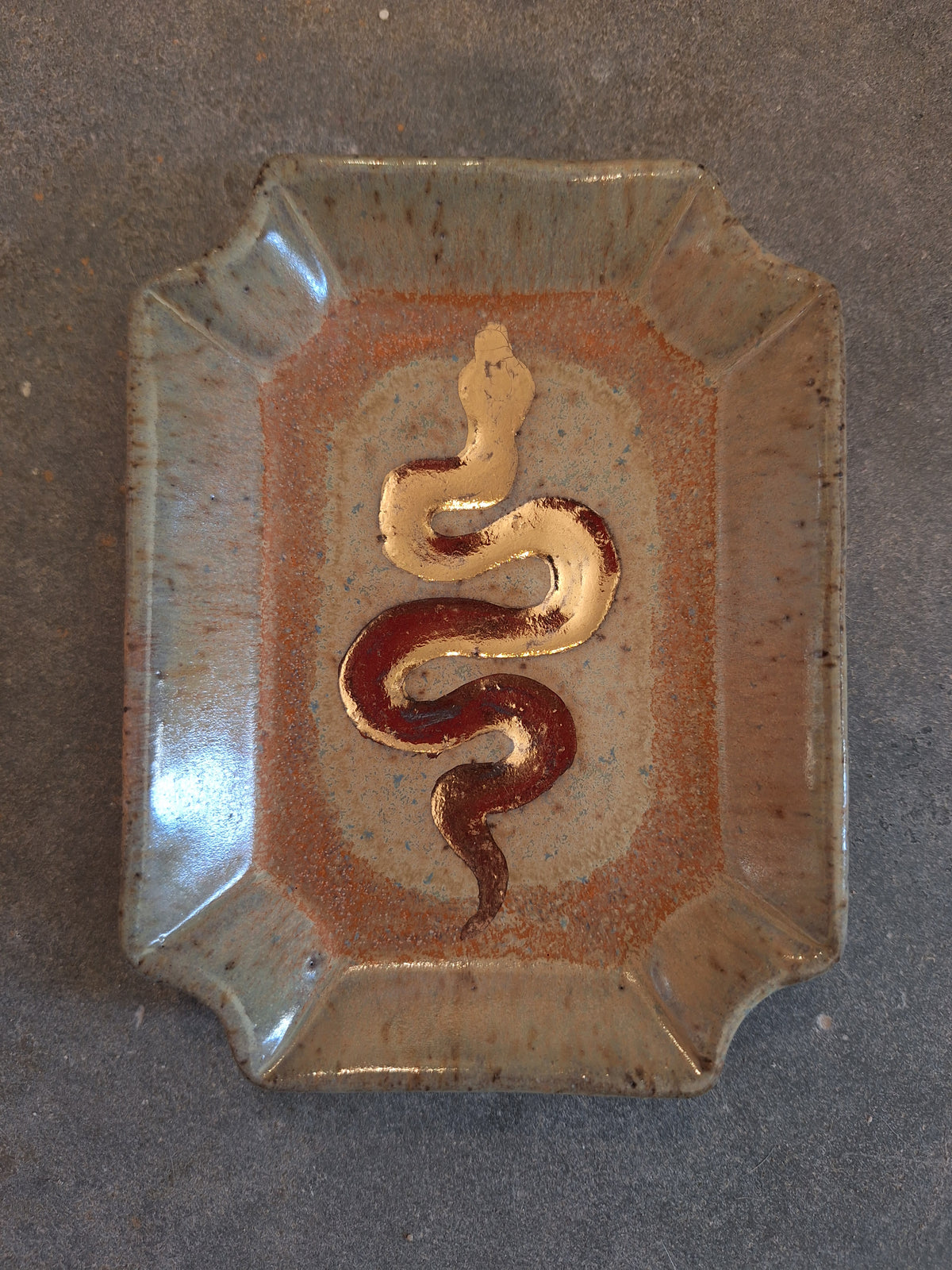 Snake Plate Scalloped Rectangle Gold
