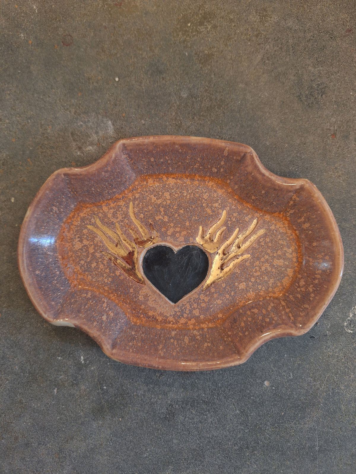 Flame Heart Plate Scalloped Oval Gold
